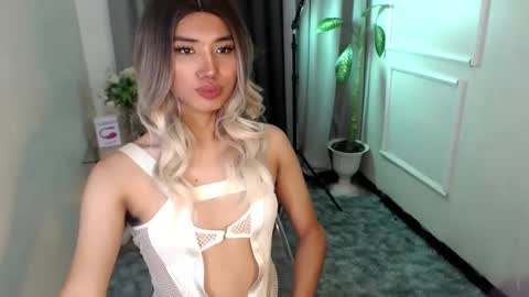 zelainalovetocum online show from 21, 1, 2025