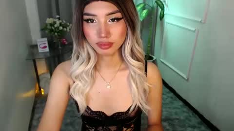 zelainalovetocum online show from 22, 2, 2025