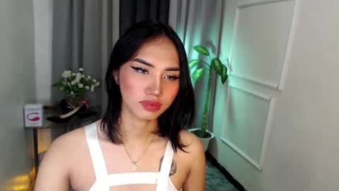 zelainalovetocum online show from 3, 3, 2025