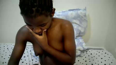 Snapshot of zellah chatting on 16, 4, 2026 zellah online show from 16, 4, 2026