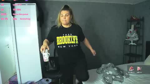 Zena My schedule this week TuesdayFridaySaturdaySunday online show from 12, 1, 2025