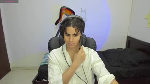 Snapshot of zenhzu chatting on 15, 11, 2025 zenzhu online show from 15, 11, 2025