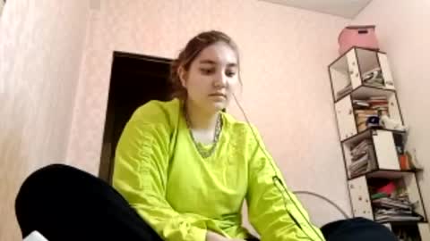 zeniabrossoit online show from 30, 4, 2026