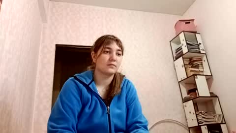 zeniabrossoit online show from 18, 5, 2026