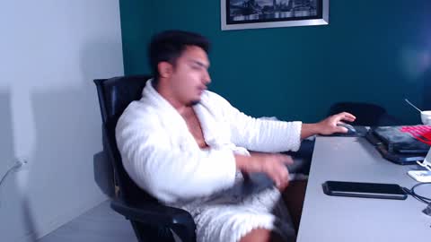Snapshot of zenobaro chatting on 5, 2, 2025 zenobaro online show from 5, 2, 2025