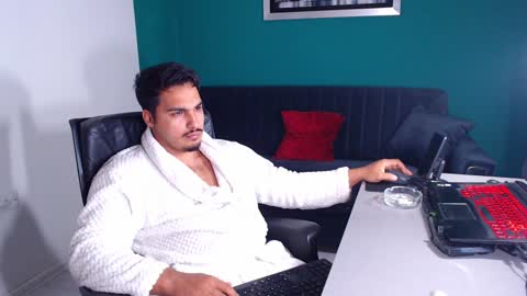 Snapshot of zenobaro chatting on 6, 2, 2025 zenobaro online show from 6, 2, 2025