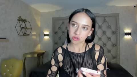 ZEPHYRA ANGELS online show from 31, 1, 2025