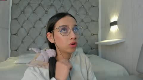 ZEPHYRA ANGELS online show from 2, 2, 2025