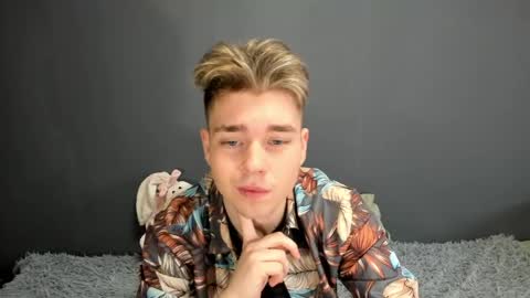 Snapshot of zeriixx chatting on 21, 4, 2026 Ethan online show from 21, 4, 2026