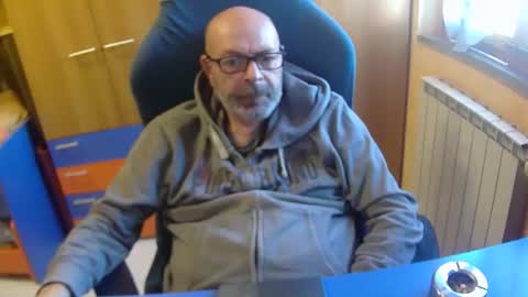 Snapshot of zeus58100 chatting on 25, 10, 2025 zeus58100 online show from 25, 10, 2025