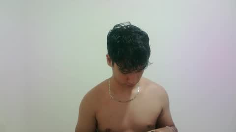 Snapshot of zeus_183 chatting on 1, 11, 2025 zeus_183 online show from 1, 11, 2025