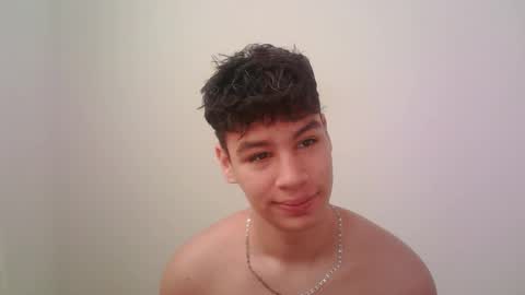 Snapshot of zeus_183 chatting on 4, 12, 2025 zeus_183 online show from 4, 12, 2025