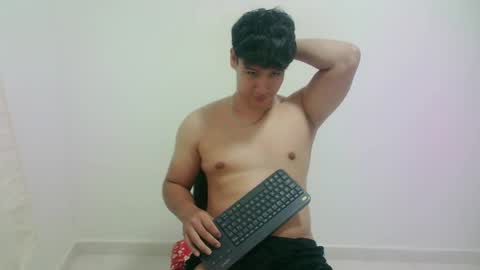 Snapshot of zeus_183 chatting on 24, 4, 2026 zeus_183 online show from 24, 4, 2026