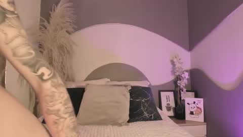 Snapshot of zhally_dee chatting on 25, 6, 2026 zhally_dee online show from 25, 6, 2026