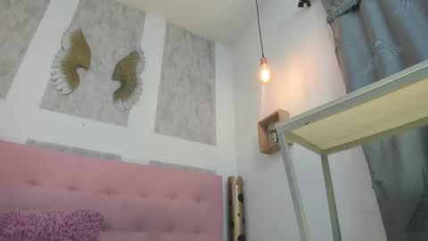 ZHAMIRA  ANDRES online show from 18, 12, 2025