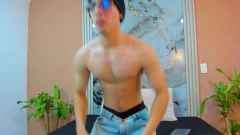 Snapshot of zhingarher chatting on 2, 12, 2025 Zhingarher online show from 2, 12, 2025