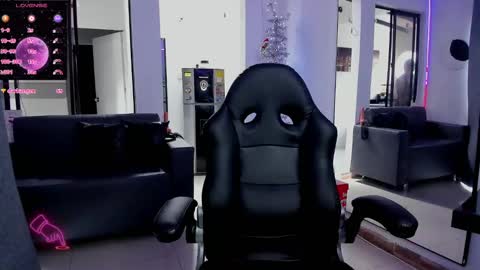 zhoestrong online show from 12, 12, 2024