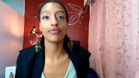 Zia Green online show from 30, 1, 2025