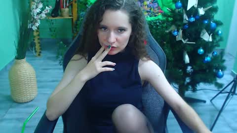 zianichols online show from 7, 1, 2025