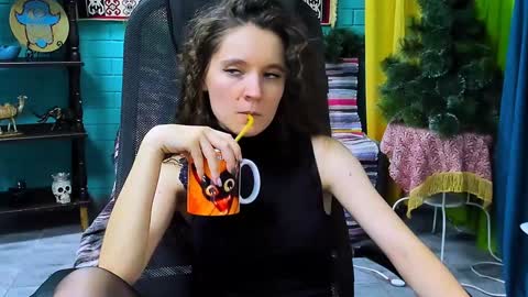 zianichols online show from 8, 1, 2025
