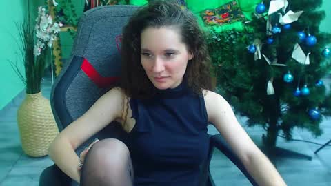 zianichols online show from 10, 1, 2025