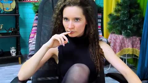 zianichols online show from 20, 1, 2025