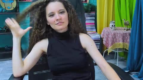 zianichols online show from 22, 1, 2025