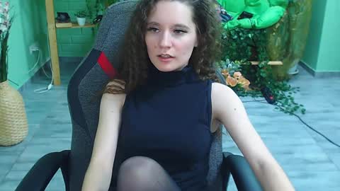 zianichols online show from 25, 1, 2025