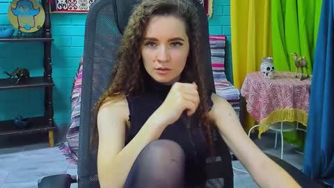 zianichols online show from 27, 1, 2025