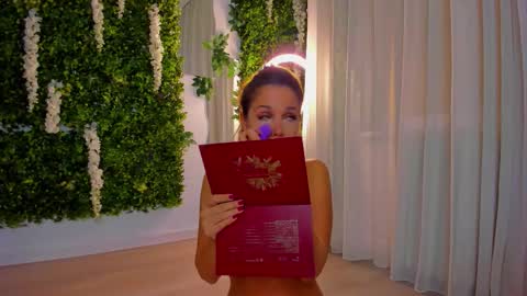 Snapshot of zinasquirts chatting on 18, 10, 2025 Galli online show from 18, 10, 2025