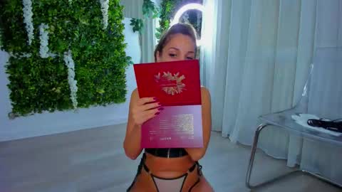 Snapshot of zinasquirts chatting on 21, 10, 2025 Galli online show from 21, 10, 2025