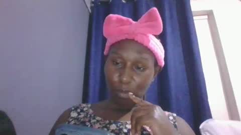 Snapshot of zindzi chatting on 13, 10, 2025 Miss Zindzi online show from 13, 10, 2025