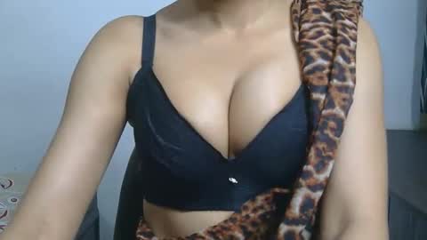 Snapshot of ziyaa_1 chatting on 13, 4, 2026 Ziyaa online show from 13, 4, 2026