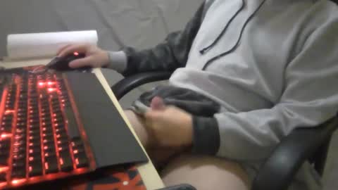 Snapshot of zkraston11 chatting on 16, 12, 2024 zkraston11 online show from 16, 12, 2024