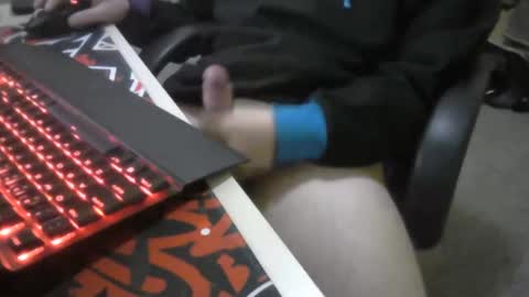 Snapshot of zkraston11 chatting on 19, 12, 2024 zkraston11 online show from 19, 12, 2024