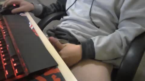 Snapshot of zkraston11 chatting on 22, 12, 2024 zkraston11 online show from 22, 12, 2024