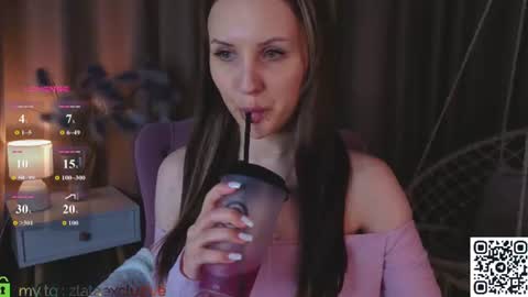 Snapshot of zlata__fox chatting on 18, 6, 2026 Zlata Mon Tue Thu Fri Sun Sa GMT 3 0000pm - 0600pm online show from 18, 6, 2026