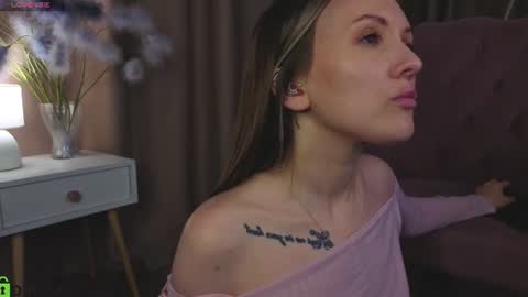 Snapshot of zlata__fox chatting on 27, 6, 2026 Zlata Mon Tue Thu Fri Sun Sa GMT 3 0000pm - 0600pm online show from 27, 6, 2026