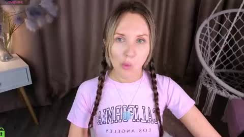Snapshot of zlata__fox chatting on 11, 7, 2026 Zlata Mon Tue Thu Fri Sun Sa GMT 3 0000pm - 0600pm online show from 11, 7, 2026
