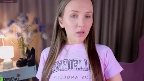 Snapshot of zlata__fox chatting on 13, 7, 2026 Zlata Mon Tue Thu Fri Sun Sa GMT 3 0000pm - 0600pm online show from 13, 7, 2026