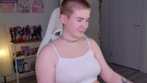 Snapshot of zlata_in_xxxland chatting on 19, 9, 2025 Zlata online show from 19, 9, 2025