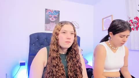 Zoe And Valeria online show from 8, 4, 2026