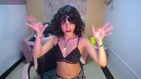 Snapshot of zoe_ch_ chatting on 7, 1, 2025 zoe_ch_ online show from 7, 1, 2025