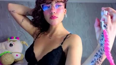 zoe_ch_ online show from 3, 7, 2026