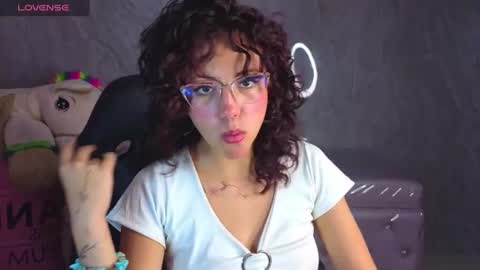 zoe_ch_ online show from 9, 7, 2026