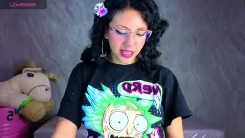 zoe_ch_ online show from 30, 7, 2026