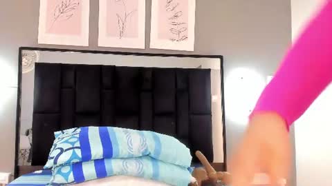 Snapshot of zoe_curvyy chatting on 20, 6, 2026 zoe_curvyy online show from 20, 6, 2026