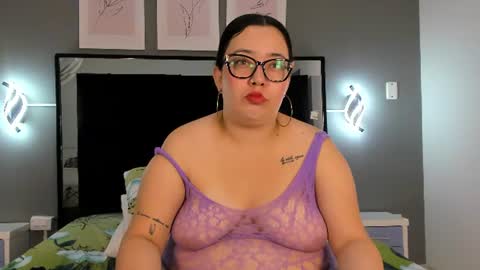 Snapshot of zoe_curvyy chatting on 3, 7, 2026 zoe_curvyy online show from 3, 7, 2026