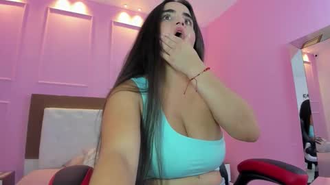 Snapshot of zoe_foster4 chatting on 21, 10, 2025 ZOE online show from 21, 10, 2025