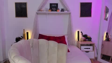 Snapshot of zoe_gruber chatting on 11, 10, 2025 Zoe Gruber online show from 11, 10, 2025